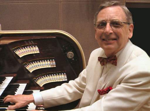 Organist Len Rawle