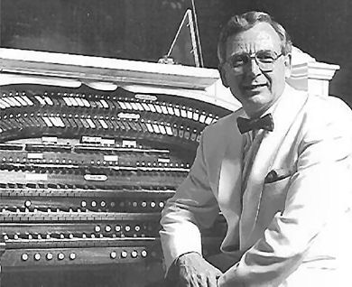 Organist Len Rawle